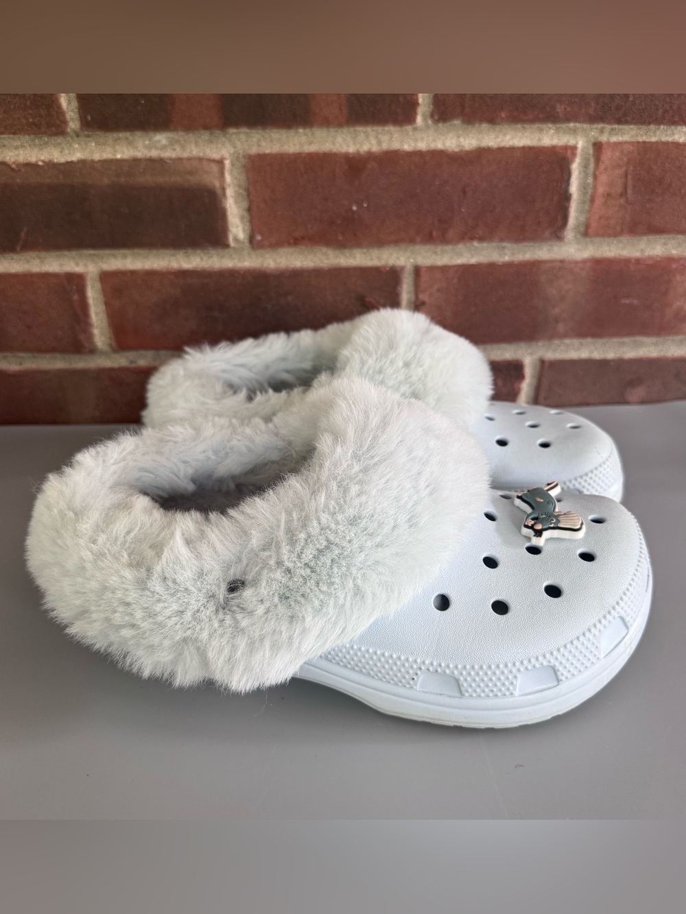 Crocs Womens 6 Mens 4 Light Blue Faux Fur Lined Clogs Cozy Winter Shoes Jibbitz.
